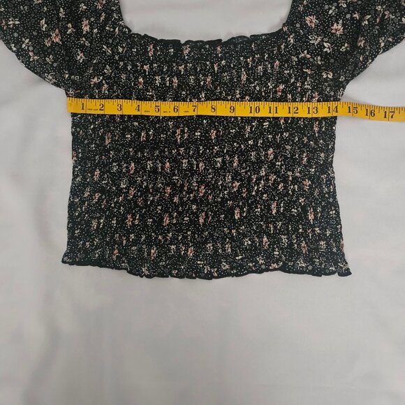 Easel Los Angeles Ditsy Floral Smocked Balloon Sleeve Cropped Top Size Small - Picture 7 of 9